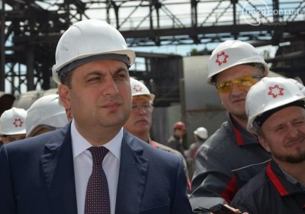 Гройсман решил помочь Ахметову