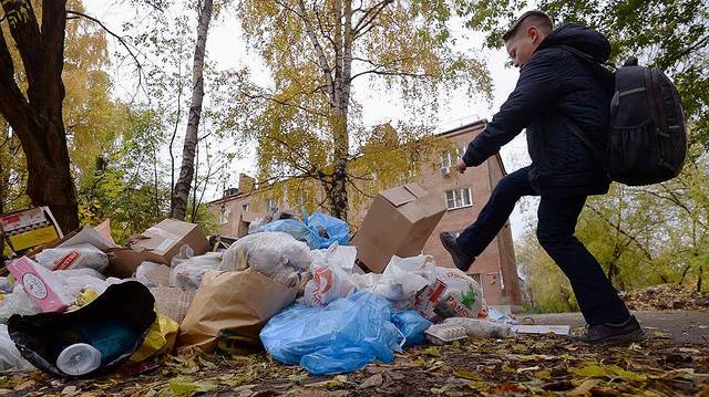 Вывозить отходы стало далеко и дорого
