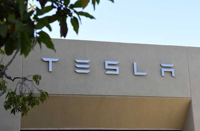 Tesla несет рекордные убытки