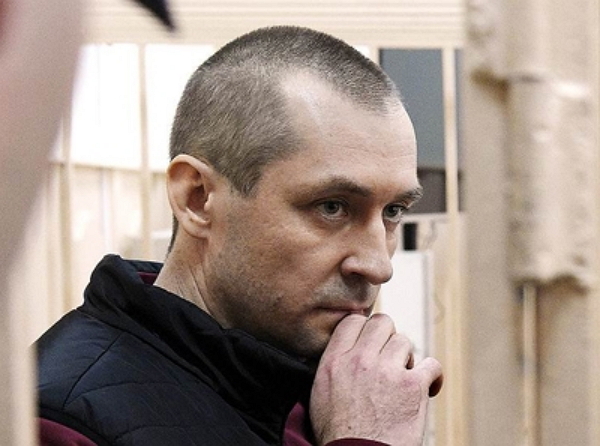 Из полковника Захарченко по капле выдавливают деньги