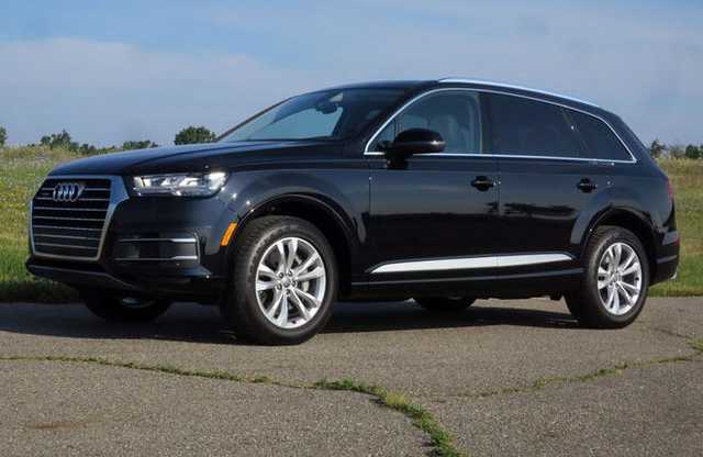 Старший оперативник Нацполиции ездит на элитной Audi Q7 записанной на отца