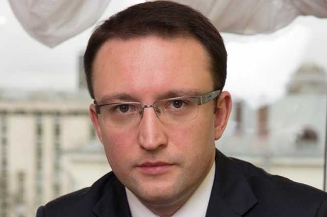 Суд разрешил пресс-секретарю Роскомнадзора гулять два часа в день