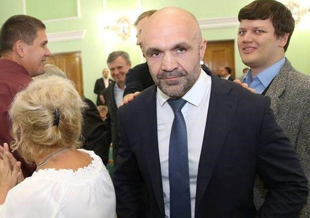 Отжать нельзя децентрализовать: где поставит запятую Мангер?