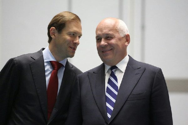 Сладка ягода: отец Мантурова и сын Чемезова будут выращивать виноград