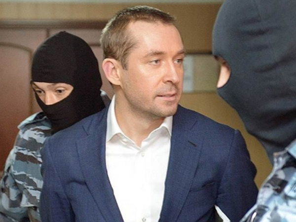 На побегушках у полковника Захарченко оказался генерал Лаушкин
