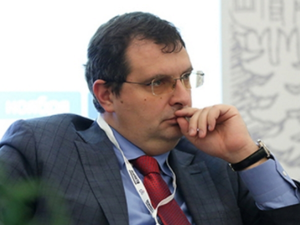 Ашиш Катхурия показал шиш Андрею Дегтяреву