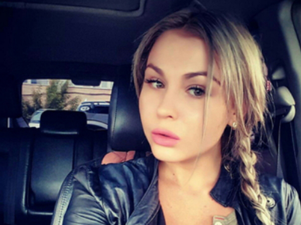 Откровения фотомодели про Аршавина с женой: «Меня Бог уберег»