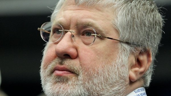 Коломойский на машине застрял в снегах Куршевеля. Авто выталкивал нардеп