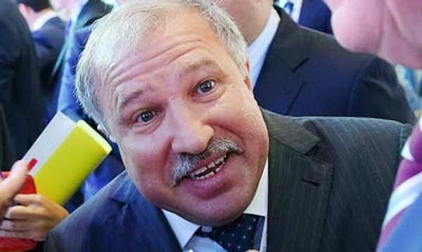 Худайнатов не платит