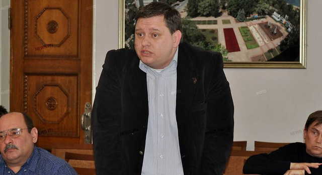 Глава Кривоозерского района вымогал взятку в виде кожаного кресла