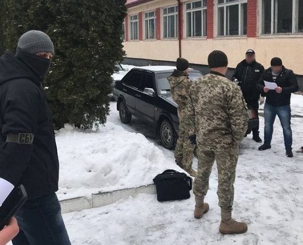 Командир воинской части обложил данью нелегальный бизнес
