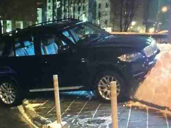 Известный экономист, бывший зампред Центробанка сбил жену на парковке
