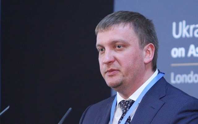 Глава Минюста получил 1,5 млн гривен по процентам с депозита в “Ощадбанке”