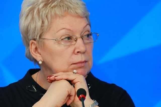 Офшорное АО «Издательство «Просвещение» наличит бюджет МОН под контракты на цифровизацию?