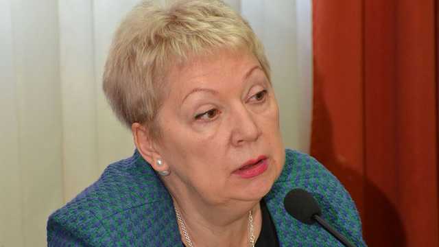 Кто объявил войну учебникам?