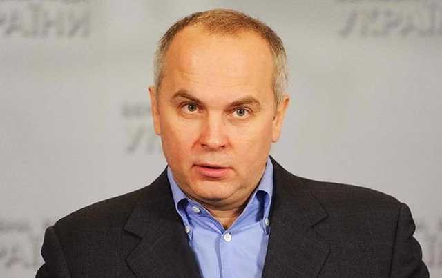 Шуфрич оттягивает порт на себя