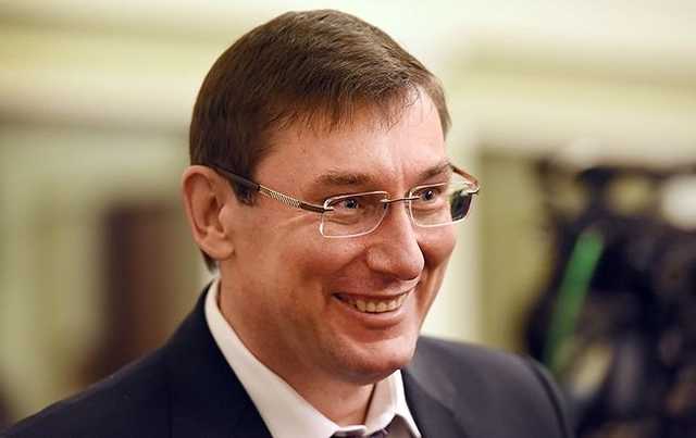 Юрий Луценко получил 143 тысячи гривен зарплаты