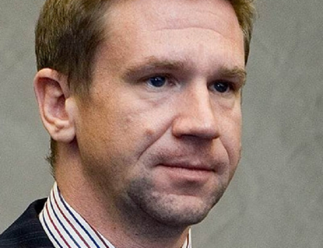 Владимира Антонова принудительно десоветизируют