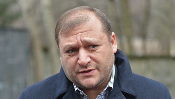 "Миша очередь заказал": Добкин с семьей уехал в Италию