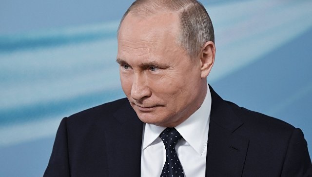 Для "царя": к инаугурации Путина выпустили телефон в бриллиантах