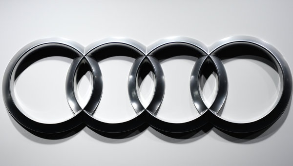 В Баку бизнесмен на Audi приехал в морг за телом отца-бомжа