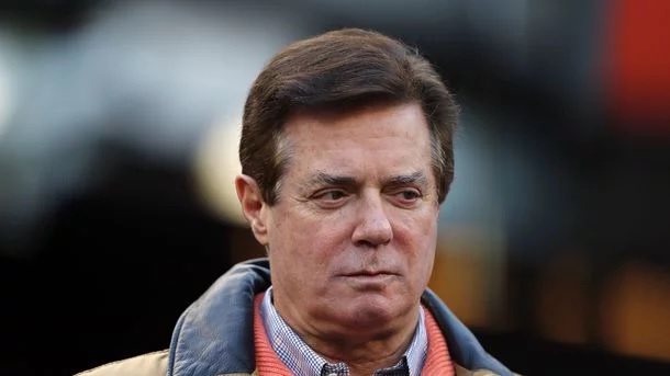 Суд отказал Манафорту в просьбе снять одно из обвинений