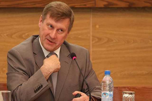 Локоть уступил «Единой России» без борьбы
