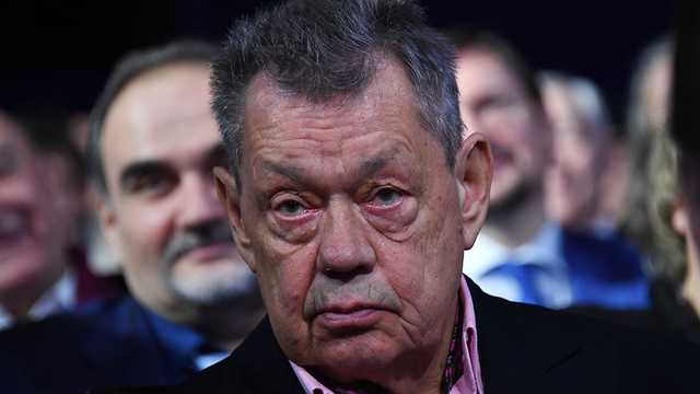 Тяжелобольной Караченцов вышел в свет впервые за долгое время