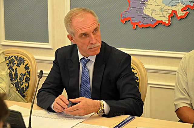 Непотопляемый "сервис" губернатора Морозова