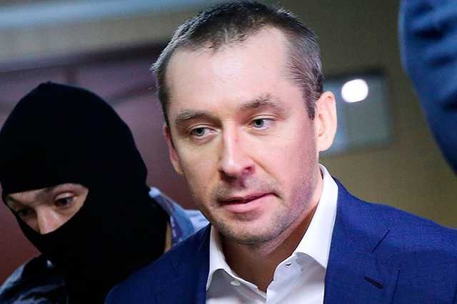 Полковника Захарченко отрывают от чтения