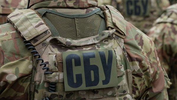 Начальник суда в Мариуполе наставил “жучков” коллегам