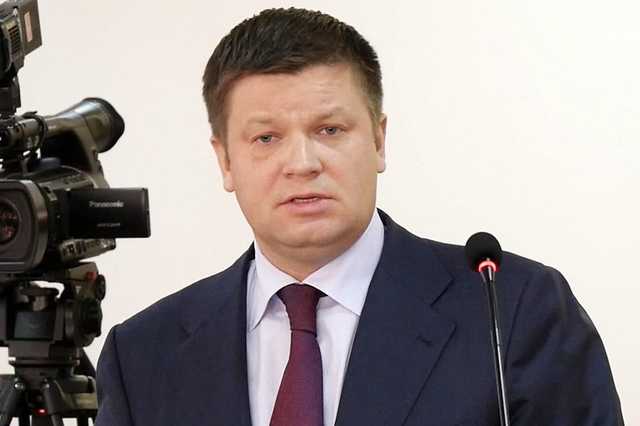 "Непотопляемый" вице-губернатор Аверин