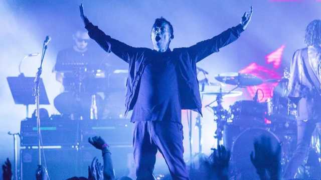  ,    Gorillaz     