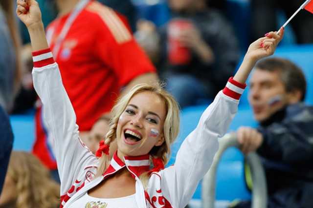 По просьбе FIFA на ЧМ будут меньше показывать привлекательных болельщиц