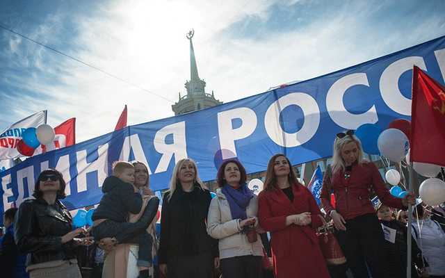 «Единая Россия» принимает на работу сто тысяч новых функционеров
