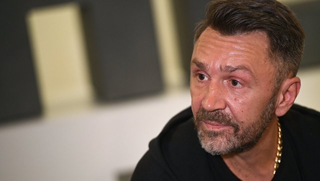 "Оставляйте бабам цацки". Лидер "Ленинграда" написал матерный стих о разводе с женой Матильдой