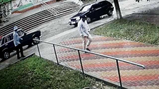 Налетчики в масках Шрека ограбили ювелирный магазин в Харьковской области