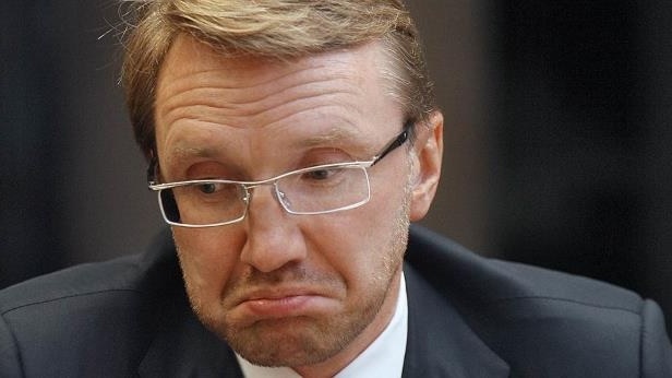 Максим Блажко запустил руки в карманы своих сотрудников