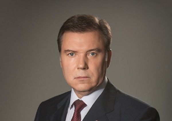 Судья-вуайерист в отставке Юрий Макаров не сберег честь, но сохранил оклад