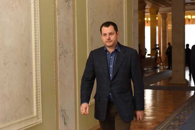 Ефимов начал подпирать Кропачева