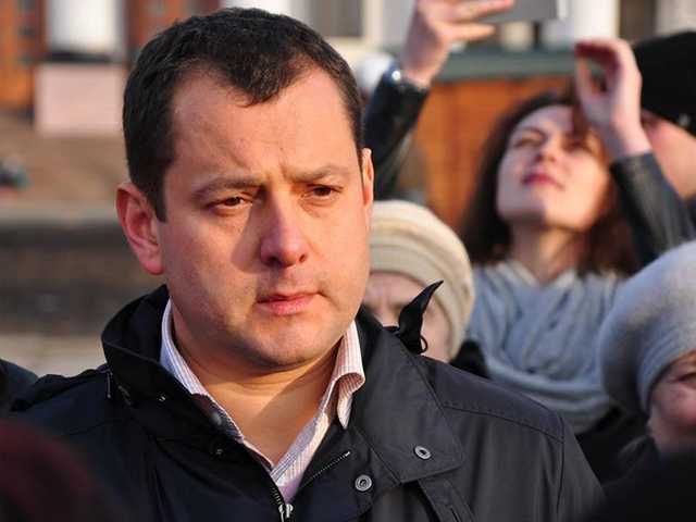 Зато вышиванку нацепил: нардеп сказочно разбогател за год, счет на миллионы