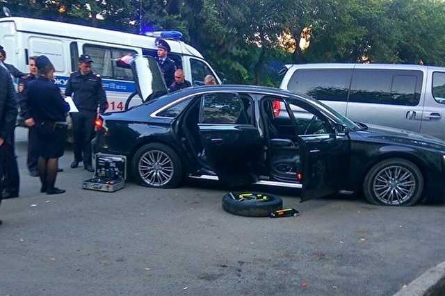 В центре Екатеринбурга расстреляли Audi из автомата