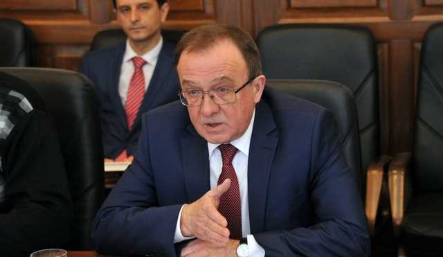 Команде Шпорта не дали упорхнуть на "золотых парашютах"