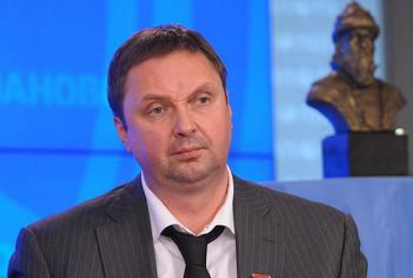 Мошенника-банкира Аума Пурушу выдернули из нирваны за бороду