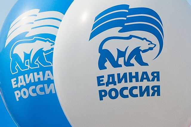 Единороссы "отвернулись" от Аксенова