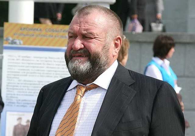 Жители Кузбасса требуют лишить звания «Герой Кузбасса» криминального олигарха Александра Филипповича Щукина