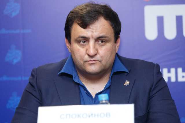 Илья Спокойнов расхищал детские площадки по политическим мотивам?