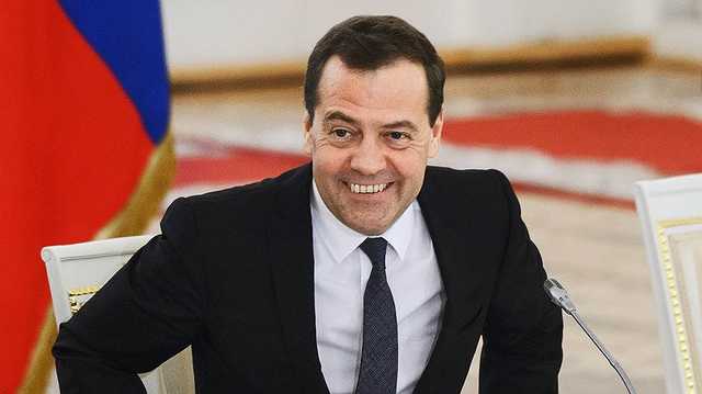 Медведев рассказал о плане снижения бедности россиян на 200%