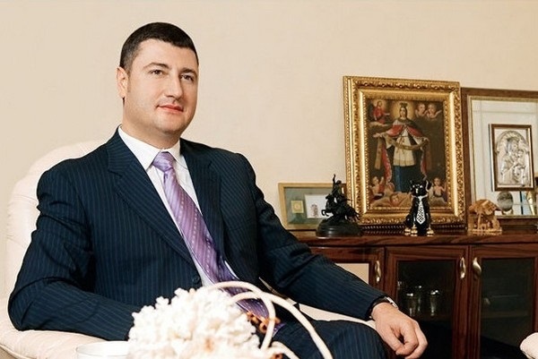 Миллиардер-банкрот Олег Бахматюк пытается «сбросить с хвоста» детективов НАБУ