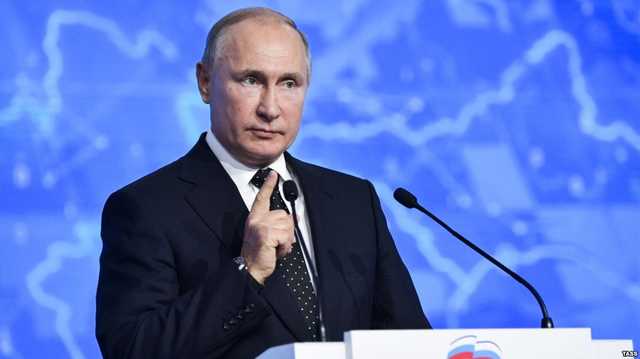 На съезде «Единой России» охранников Путина замаскировали под телеоператоров